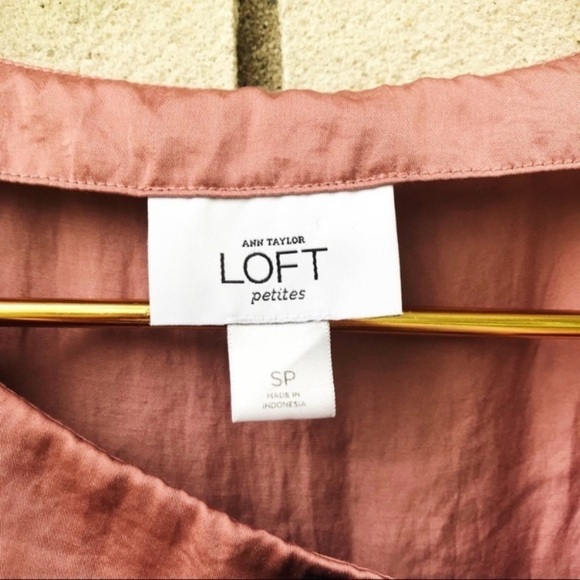 LOFT Petites Dusty Rose Blouse SP Black Pleated Bow Feminine Sheen Work Top - Picture 4 of 6